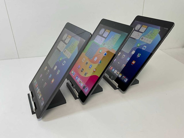 Apple ipad (2020) 8th gen 10.2” - wifi - 32 gb - space gray (3x) - afbeelding 2 van  5