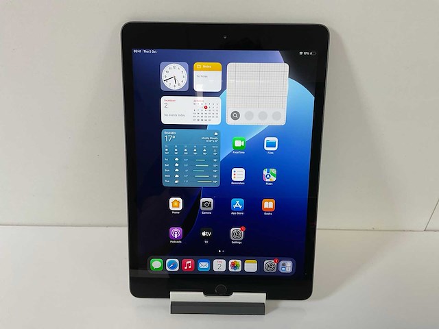 Apple ipad (2021) 10.2” - wifi - 64 gb - silver - afbeelding 1 van  6