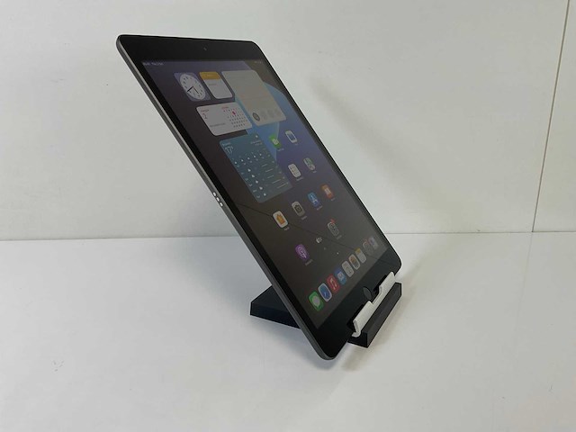 Apple ipad (2021) 10.2” - wifi - 64 gb - silver - afbeelding 3 van  6