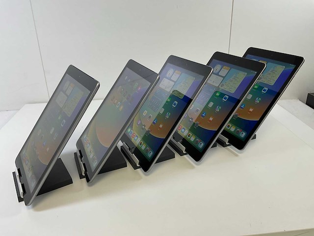 Apple ipad 5th gen - wi-fi + cellular - 32 gb - space gray (5x) - afbeelding 2 van  3