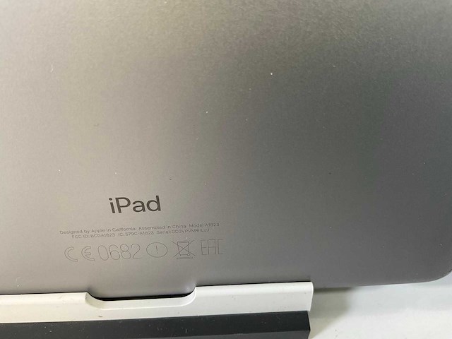 Apple ipad 5th gen - wi-fi + cellular - 32 gb - space gray (5x) - afbeelding 6 van  8