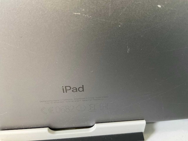 Apple ipad 5th gen - wi-fi + cellular - 32 gb - space gray (5x) - afbeelding 7 van  8