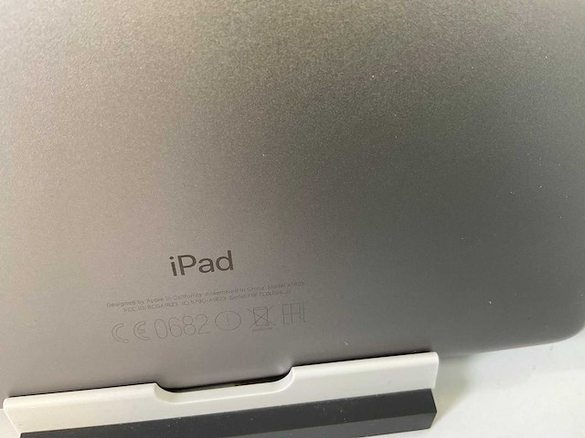 Apple ipad 5th gen - wi-fi + cellular - 32 gb - space gray (5x) - afbeelding 2 van  12