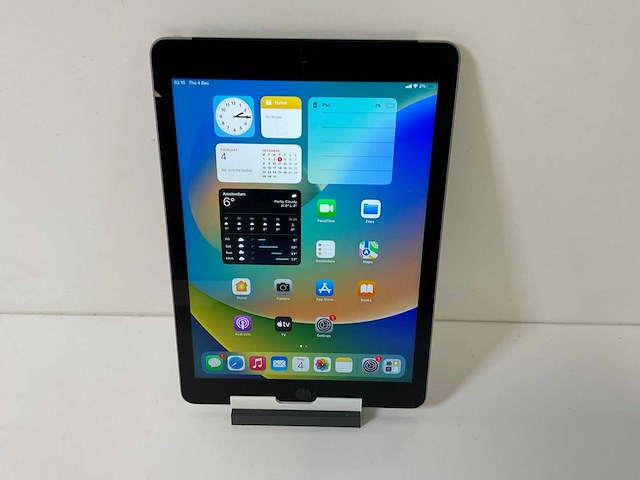 Apple ipad 5th gen - wifi + cellular - 32 gb - silver - afbeelding 1 van  8