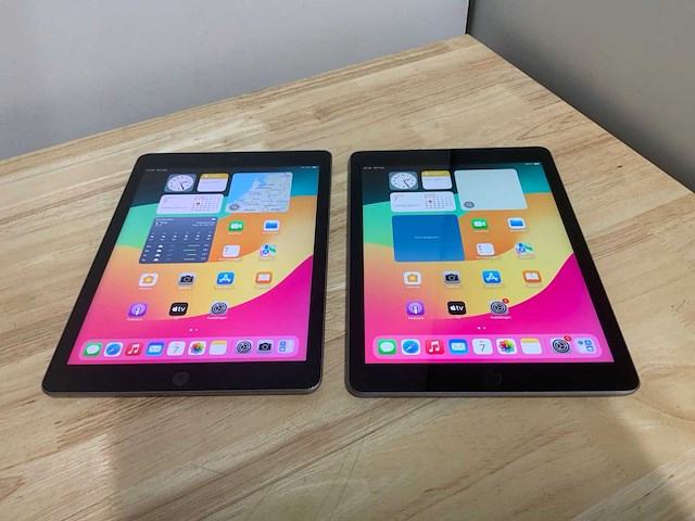 Apple ipad 6 a1893 tablet (2x) - afbeelding 1 van  8
