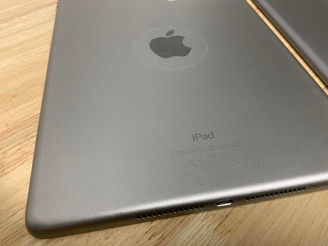 Apple ipad 6 a1893 tablet (2x) - afbeelding 8 van  8
