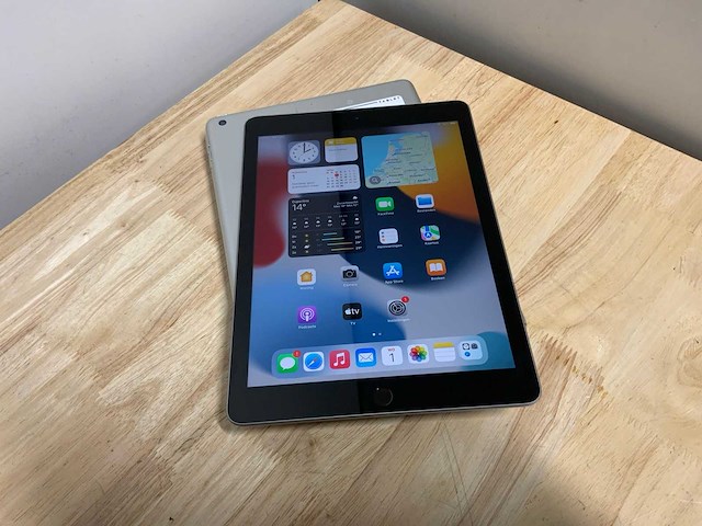 Apple ipad 6 a1893 tablet (6x) - afbeelding 1 van  7