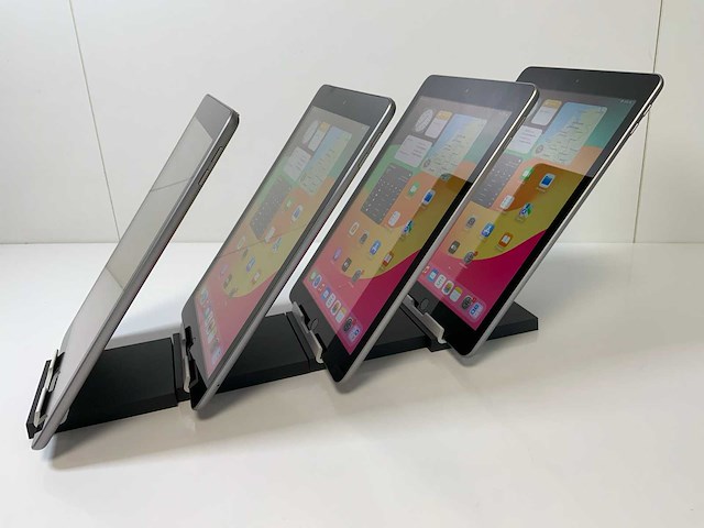 Apple ipad 6th gen - wi-fi - 32 gb - space gray (4x) - afbeelding 3 van  5