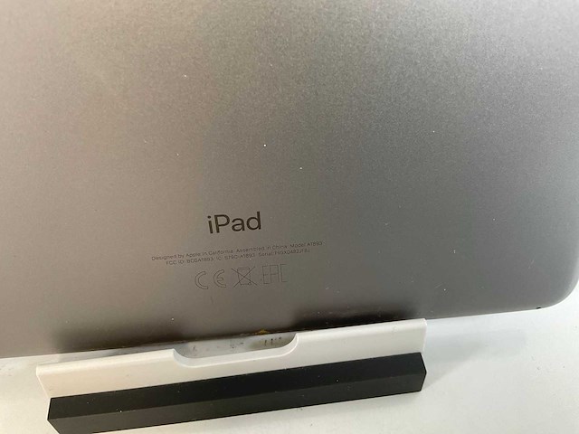 Apple ipad 6th gen - wi-fi - 32 gb - space gray (4x) - afbeelding 8 van  10