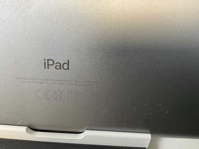 Apple ipad 6th gen - wi-fi + cellular - 128 gb - space gray (4x) - afbeelding 9 van  9