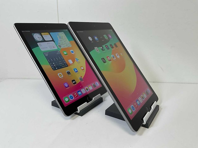 Apple ipad 6th gen - wifi - 128 gb - space gray (2x) - afbeelding 2 van  8