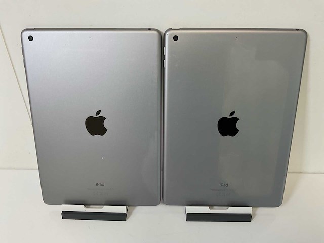 Apple ipad 6th gen - wifi - 128 gb - space gray (2x) - afbeelding 6 van  8