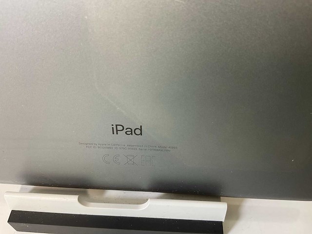 Apple ipad 6th gen - wifi - 128 gb - space gray (2x) - afbeelding 7 van  8