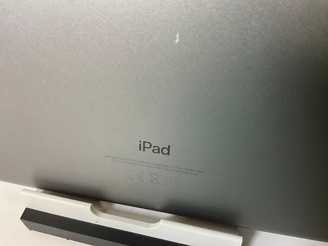 Apple ipad 6th gen - wifi - 128 gb - space gray (2x) - afbeelding 8 van  8