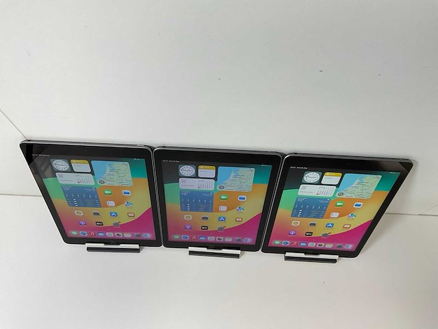 Apple ipad 6th gen - wifi - 128 gb - space gray (3x) - afbeelding 2 van  9