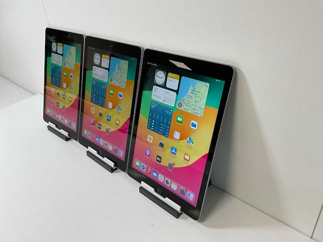 Apple ipad 6th gen - wifi - 128 gb - space gray (3x) - afbeelding 3 van  9