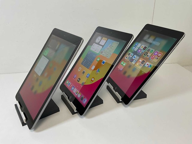 Apple ipad 6th gen - wifi - 128 gb - space gray (3x) - afbeelding 5 van  9