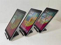 Apple ipad 6th gen - wifi - 128 gb - space gray (3x) - afbeelding 5 van  9