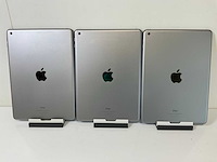 Apple ipad 6th gen - wifi - 128 gb - space gray (3x) - afbeelding 6 van  9