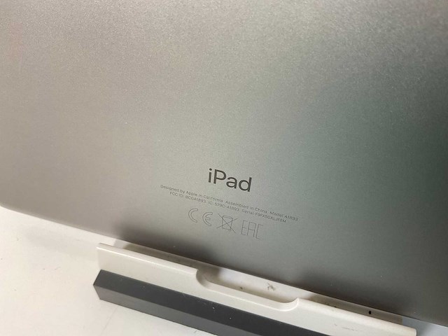 Apple ipad 6th gen - wifi - 128 gb - space gray (3x) - afbeelding 9 van  9