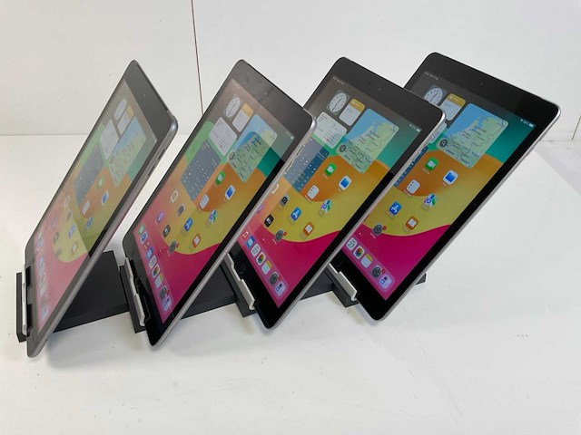 Apple ipad 6th gen 8.3” - wifi + cellular - 128 gb - space gray (4x) - afbeelding 4 van  5