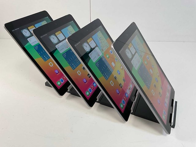 Apple ipad 6th gen 8.3” - wifi + cellular - 128 gb - space gray (4x) - afbeelding 4 van  5