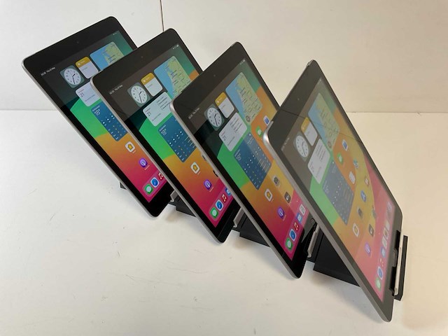 Apple ipad 6th gen 8.3” - wifi + cellular - 32 gb - space gray (4x) - afbeelding 4 van  5