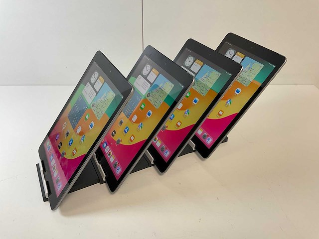 Apple ipad 6th gen 8.3” - wifi + cellular - 32 gb - space gray (4x) - afbeelding 2 van  3