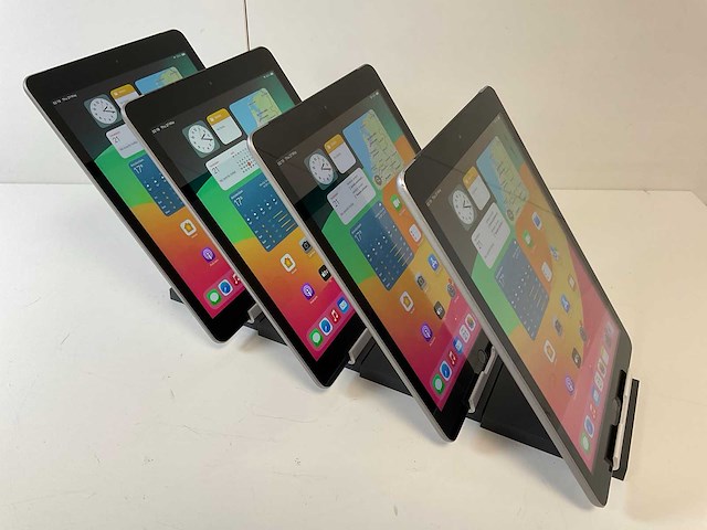 Apple ipad 6th gen 8.3” - wifi + cellular - 32 gb - space gray (4x) - afbeelding 4 van  5
