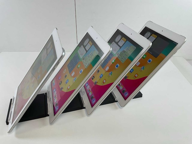 Apple ipad 6th gen 9.7” - wifi + cellular - 32 gb - silver (4x) - afbeelding 2 van  3