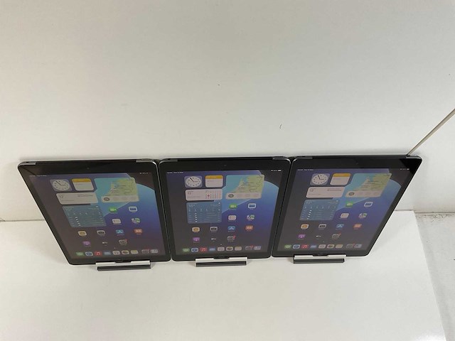 Apple ipad 7th gen - wi-fi + cellular - 128 gb - space gray (3x) - afbeelding 2 van  8