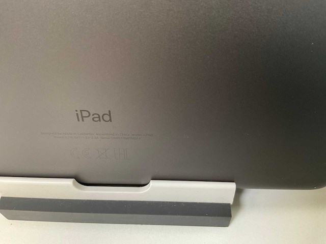 Apple ipad 7th gen - wi-fi + cellular - 128 gb - space gray (3x) - afbeelding 8 van  8