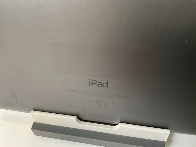 Apple ipad 7th gen - wif - 32 gb - space gray (2x) - afbeelding 8 van  8