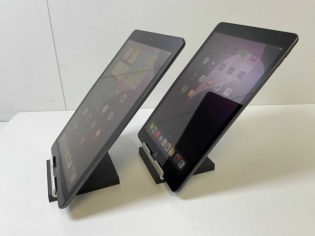 Apple ipad 7th gen - wifi - 128 gb - space gray (2x) - afbeelding 4 van  8
