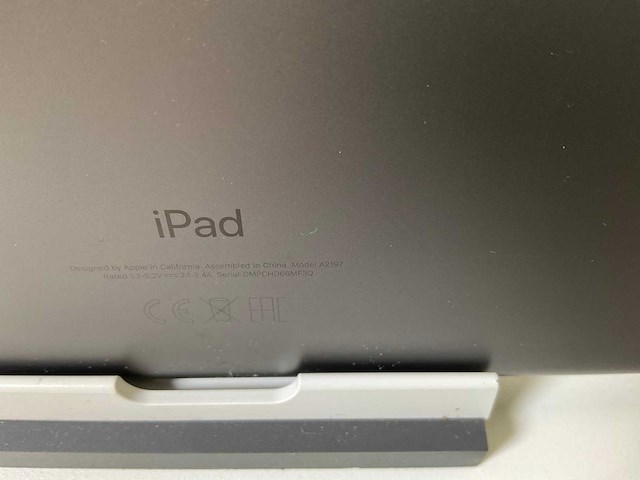 Apple ipad 7th gen - wifi - 128 gb - space gray (2x) - afbeelding 5 van  8