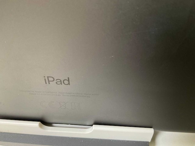 Apple ipad 7th gen - wifi - 128 gb - space gray (2x) - afbeelding 6 van  8