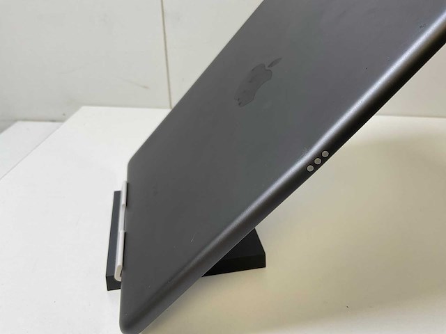 Apple ipad 7th gen - wifi - 128 gb - space gray (2x) - afbeelding 7 van  8