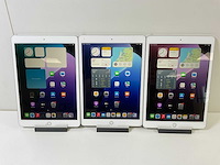 Apple ipad 7th gen - wifi - 32 gb - silver (3x) - afbeelding 1 van  9
