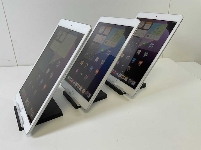 Apple ipad 7th gen - wifi - 32 gb - silver (3x) - afbeelding 4 van  9