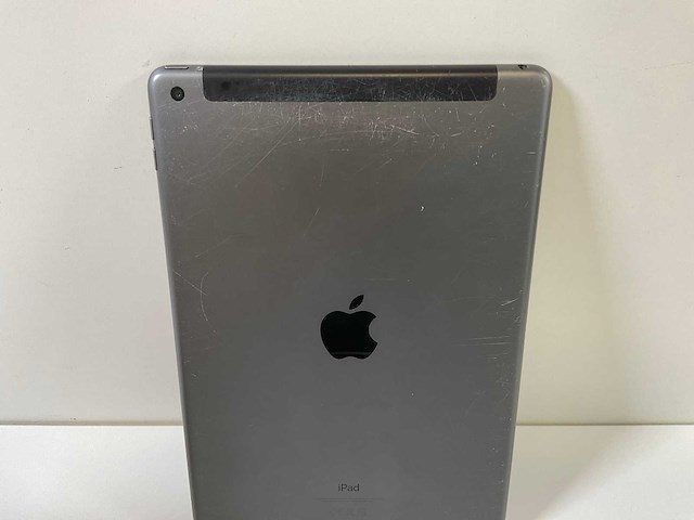 Apple ipad 7th gen - wifi + cellular - 32 gb - space gray / silver (3x) - afbeelding 9 van  9