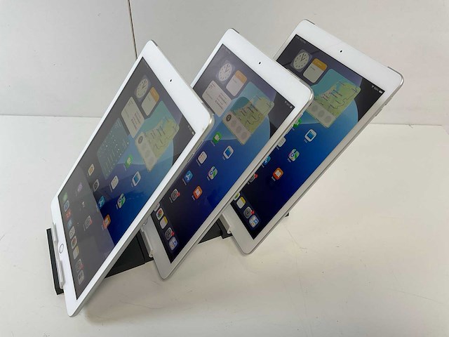 Apple ipad 7th gen 10.2” - wifi + cellular - 128 gb - silver (3x) - afbeelding 3 van  5