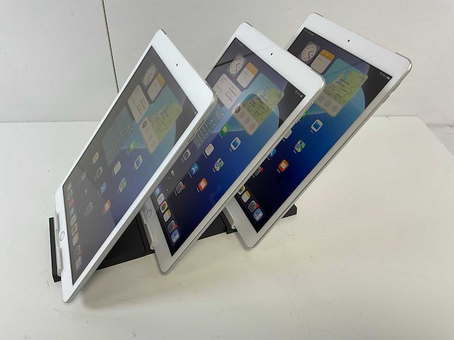 Apple ipad 7th gen 10.2” - wifi + cellular - 128 gb - silver (3x) - afbeelding 3 van  5
