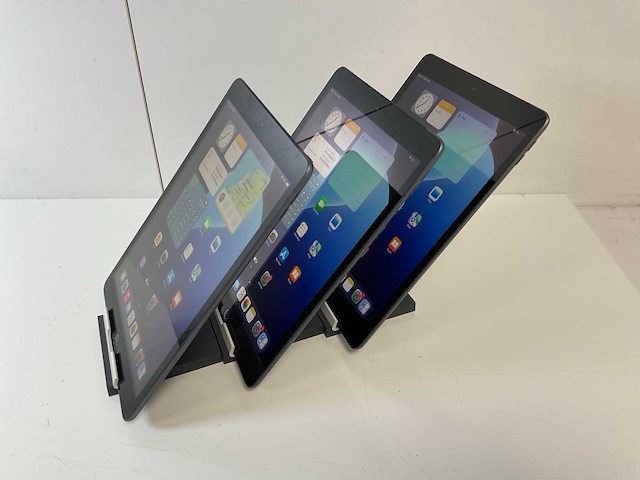 Apple ipad 7th gen 10.2” - wifi + cellular - 128 gb - space gray (3x) - afbeelding 3 van  5