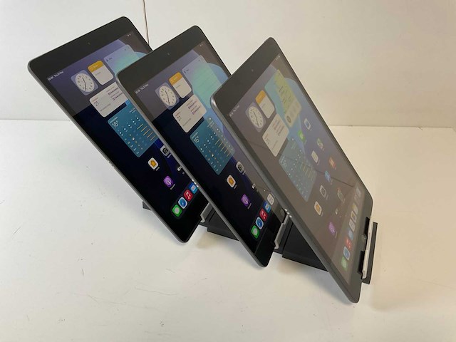 Apple ipad 7th gen 10.2” - wifi + cellular - 128 gb - space gray (3x) - afbeelding 4 van  5