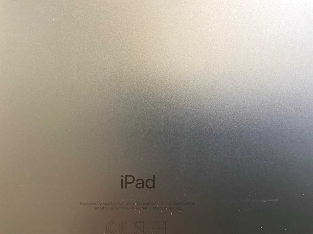Apple ipad 7th gen 10.2” - wifi + cellular - 128 gb - space gray (3x) - afbeelding 7 van  8