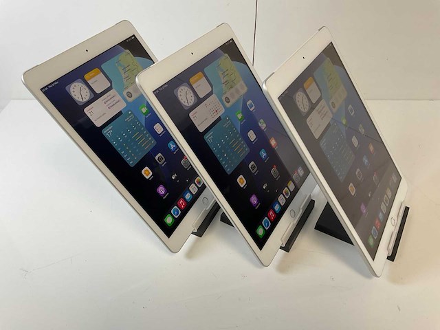 Apple ipad 7th gen 10.2” - wifi + cellular - 128 gb / 32 gb - silver (3x) - afbeelding 3 van  4
