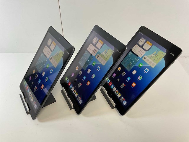 Apple ipad 7th gen 10.2” - wifi + cellular - 128 gb / 32 gb - space gray (3x) - afbeelding 3 van  4