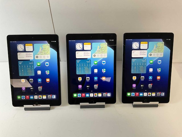 Apple ipad 7th gen 10.2” - wifi + cellular - 32 gb - space gray (3x) - afbeelding 1 van  5