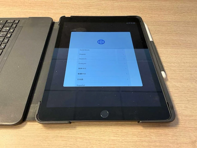 Apple ipad (7th gen, 32gb) tablet - afbeelding 3 van  4