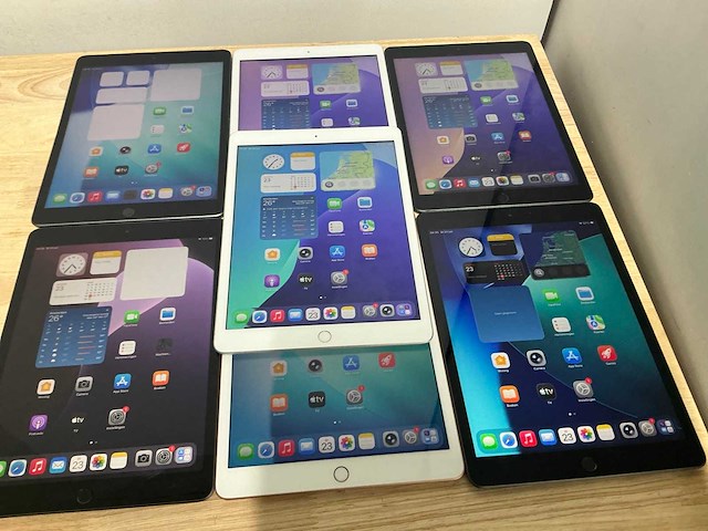 Apple ipad 8 tablet (7x) - afbeelding 1 van  9